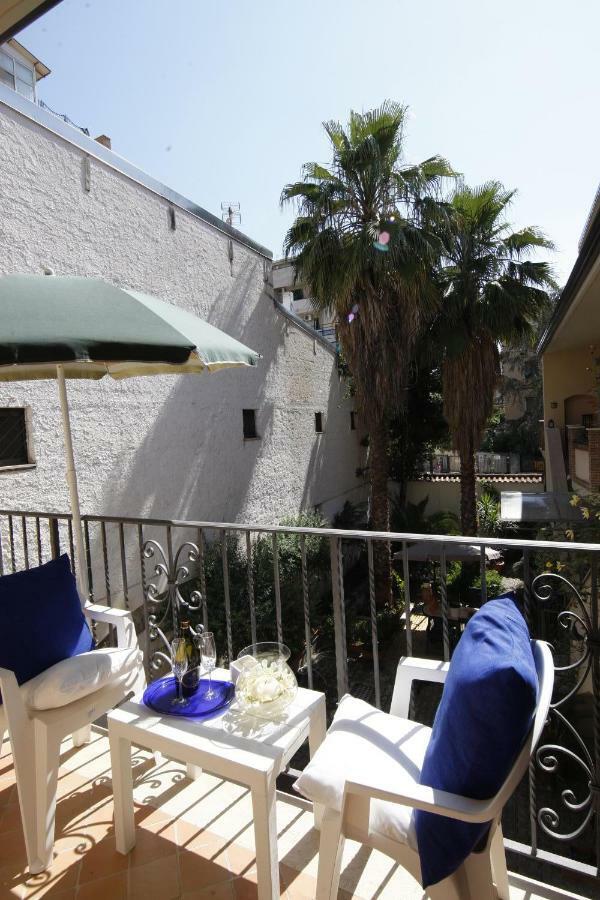 Residenza D'Epoca B&B Celeste Казерта Экстерьер фото
